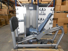 Load image into Gallery viewer, Life Fitness Signature Series 15 Piece Commercial Gym Circuit