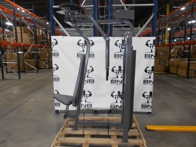 Quantum Fly Rear Delt Commercial Gym Equipment