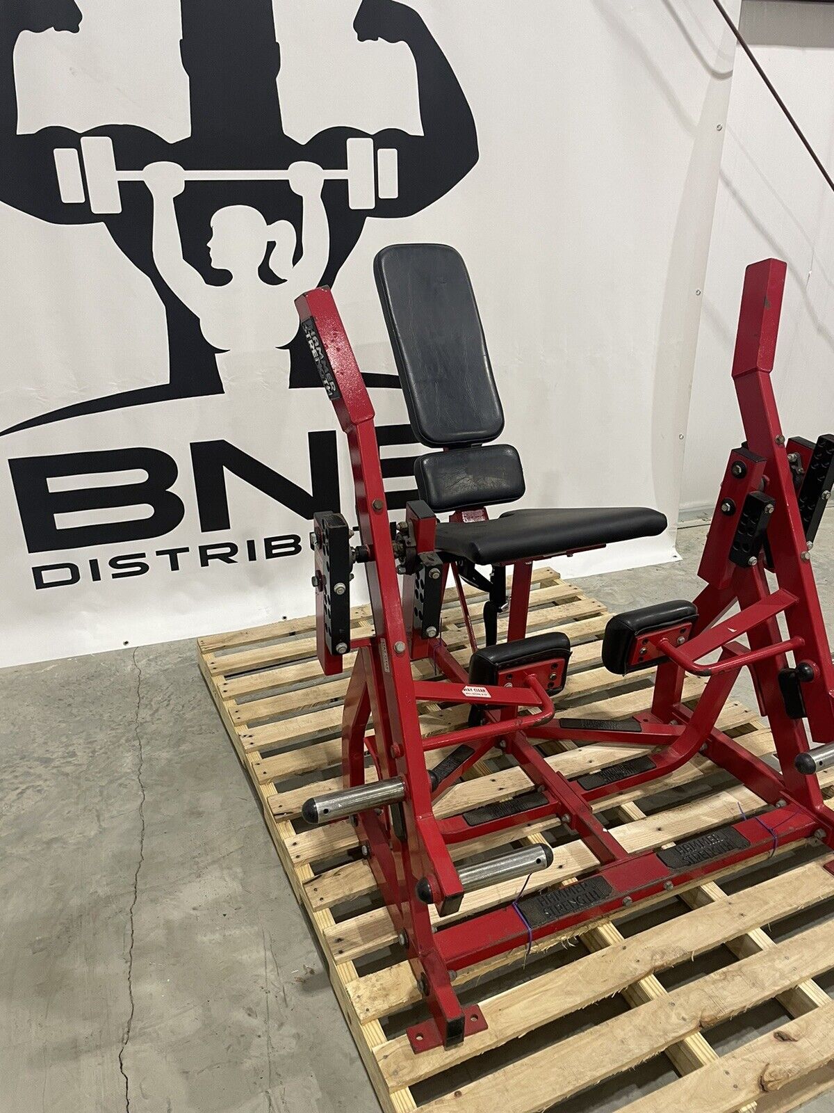 Hammer strength sales leg extension