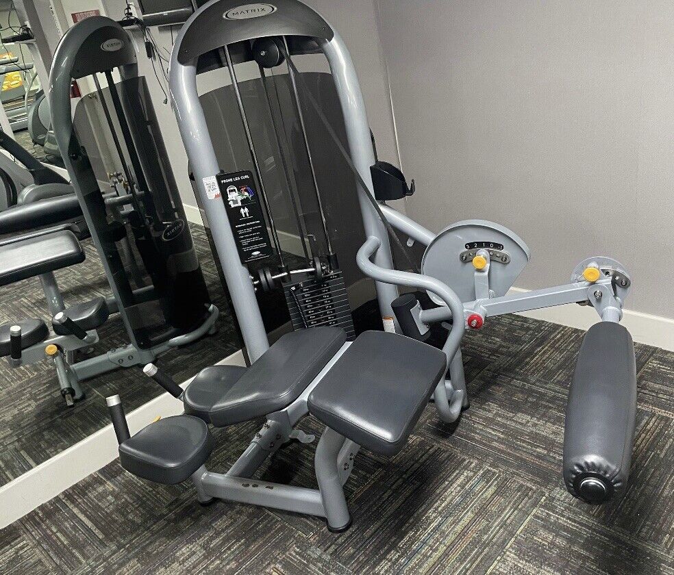 Matrix Aura Lying Prone Leg Curl