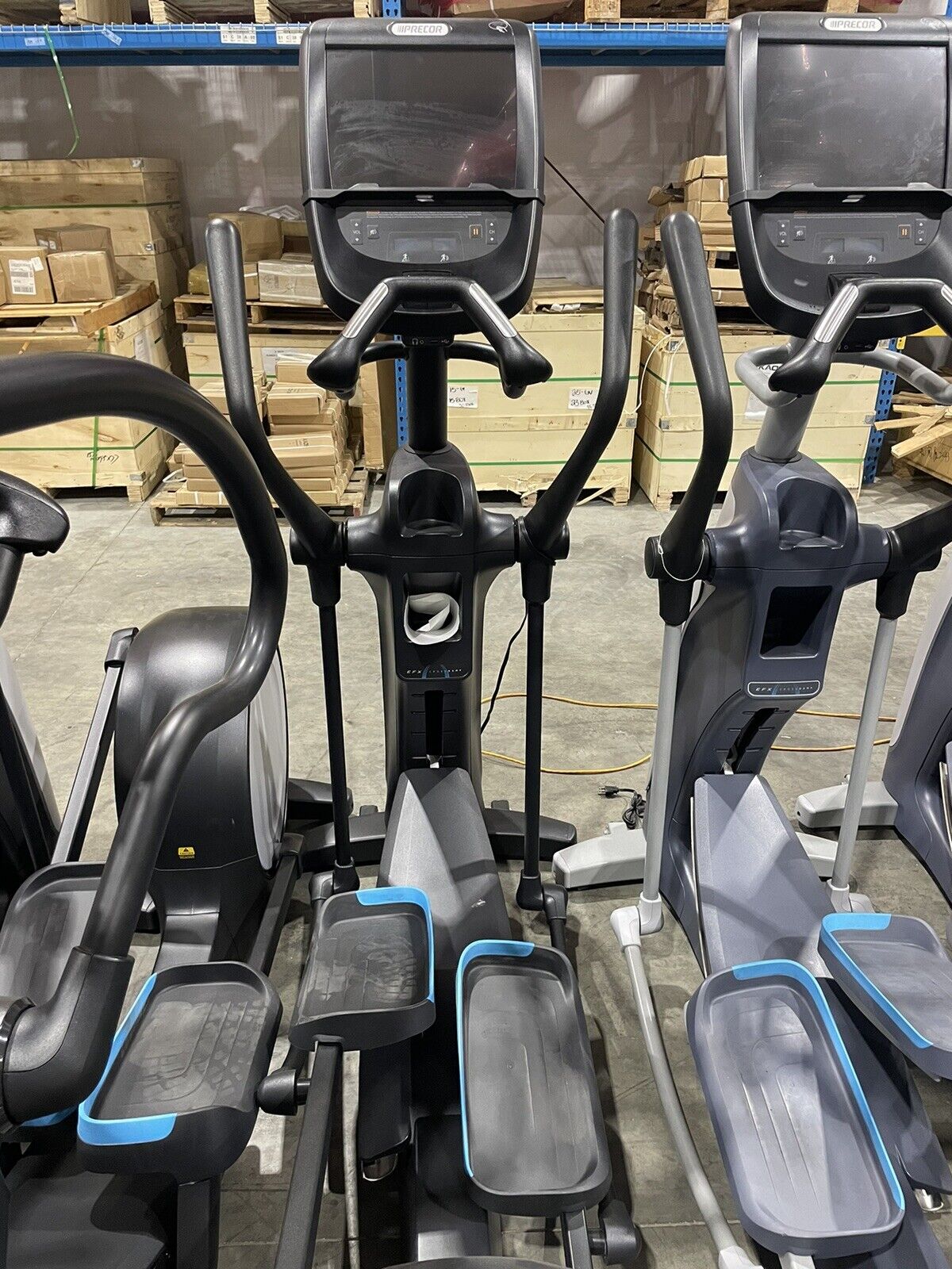 Precor EFX 885 Elliptical Crosstrainer Converging Crossramp with P82 Console