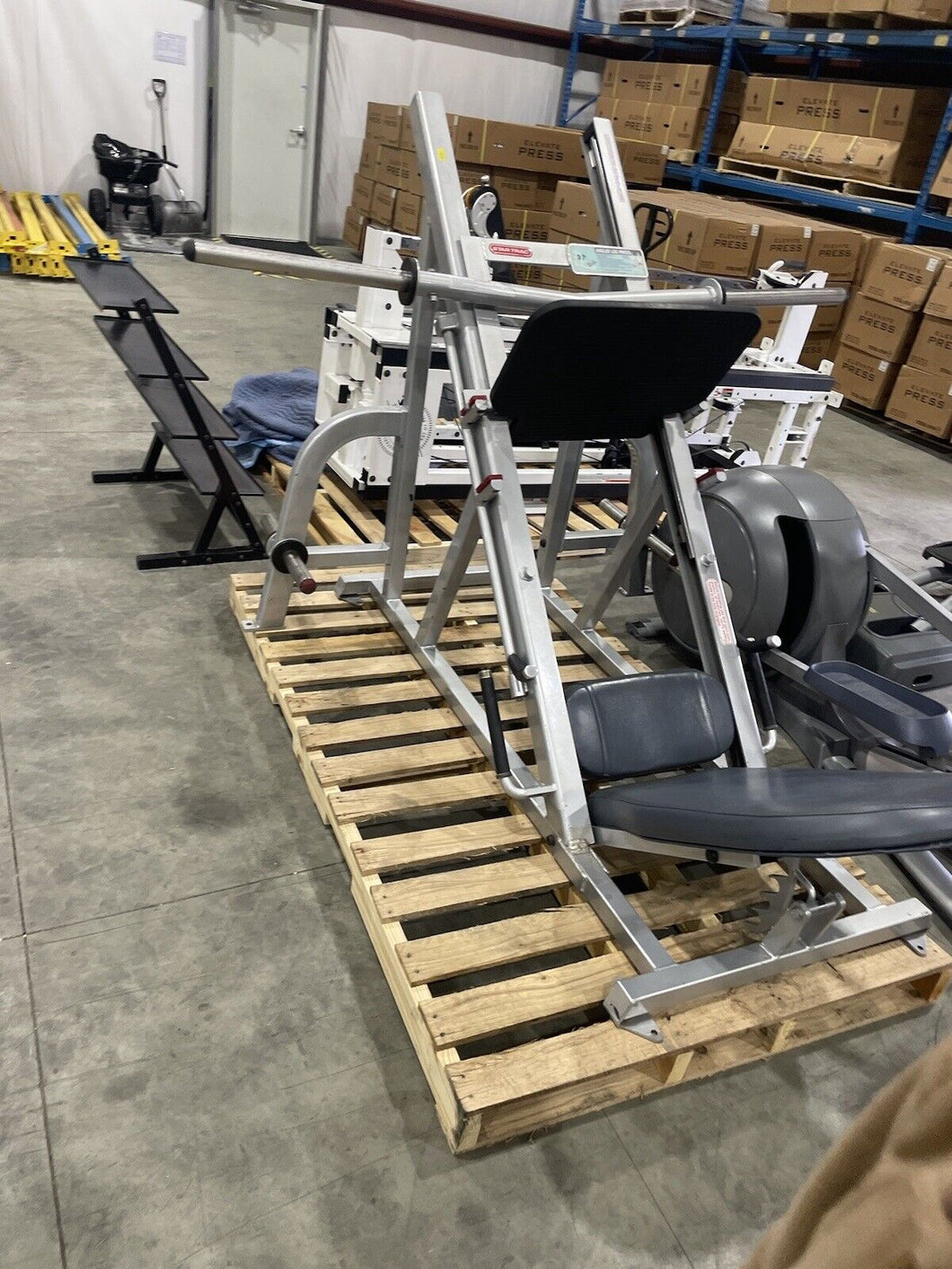 Star trac angled online leg press starting weight