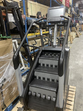 Load image into Gallery viewer, Life Fitness Discovery Powermill Climber SE