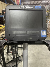 Load image into Gallery viewer, Life Fitness Discovery Powermill Climber SE