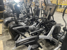 Load image into Gallery viewer, Life Fitness Discover SE3 Total Body Arc Trainer