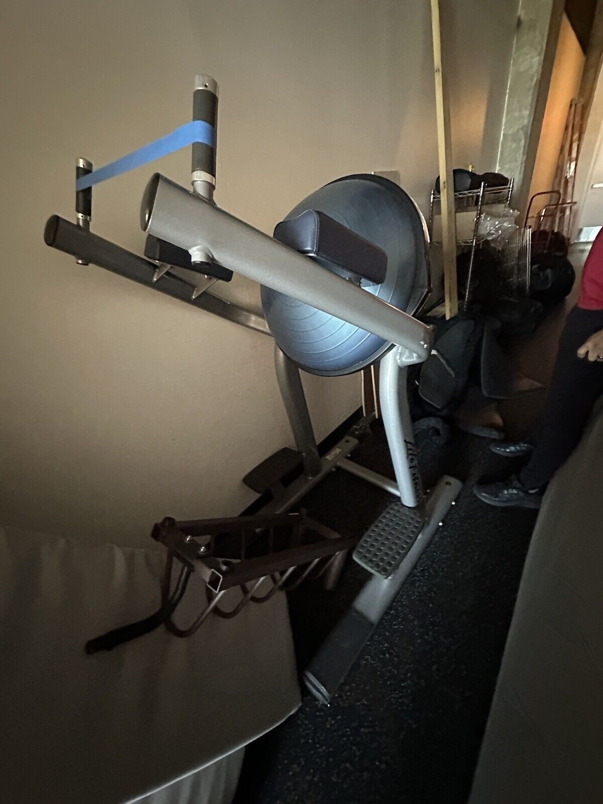 Life fitness bosu ball leg raise 2025