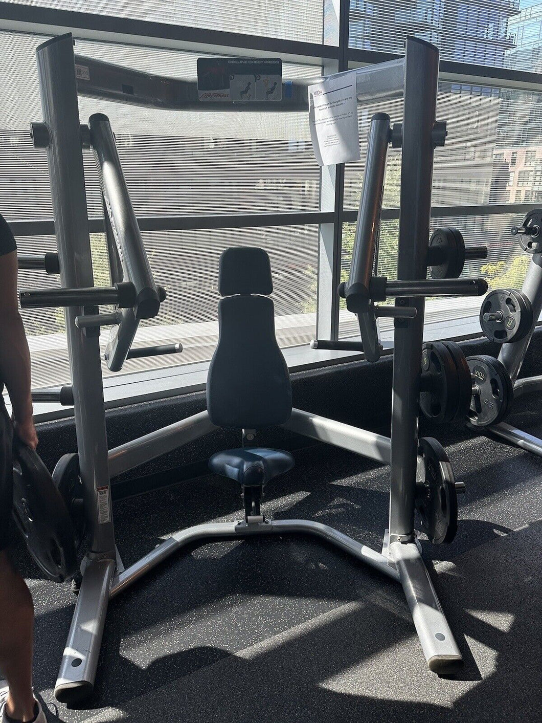 Life fitness sales signature chest press