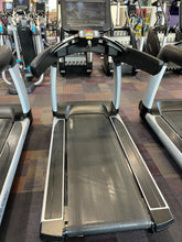 Load image into Gallery viewer, Life Fitness Discover 95T Elevation Treadmill with SE3HD Console