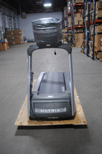 Load image into Gallery viewer, Matrix T5x Treadmill